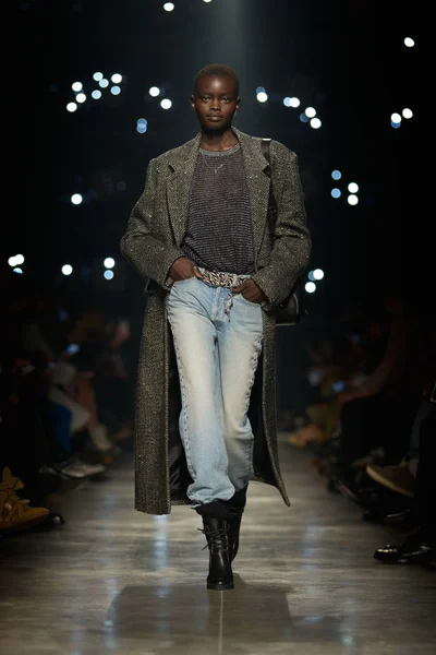 Look 23